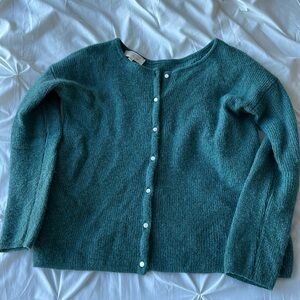 Sezane Gaspard Cardigan, Size XXS, Sage
Gently worn. Perfect condition.